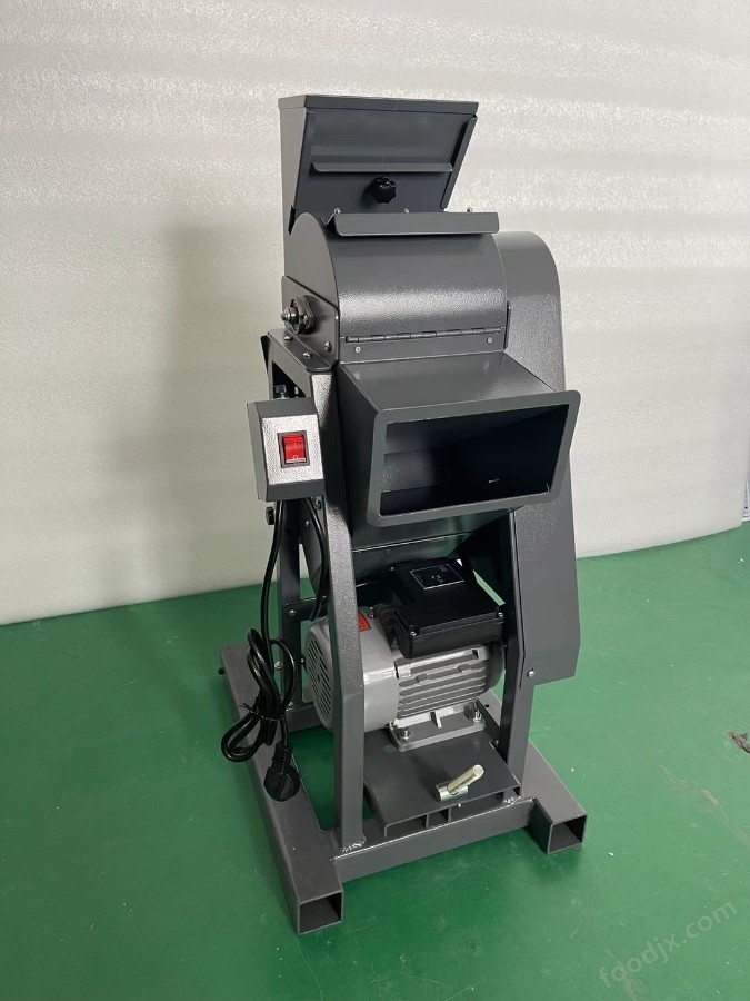 1699857756603776.jpg 稻麥單株脫粒機(jī)11.jpg